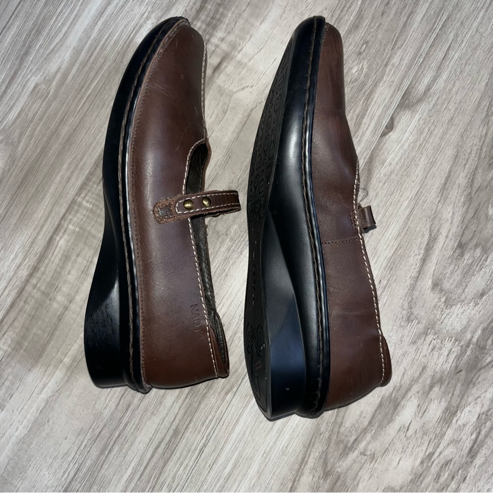 Naot Leather Shoes - Picture 4 of 8